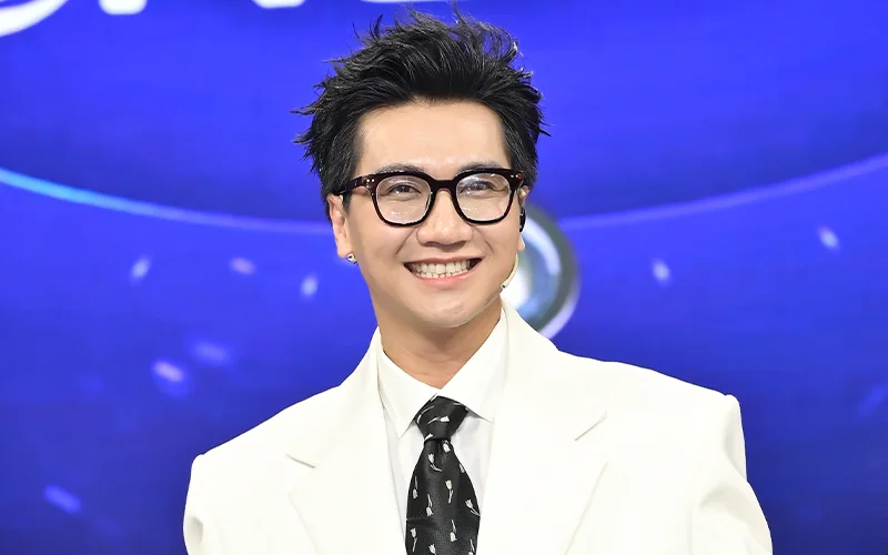 Xuất Hiện Rực Rỡ Trên Sóng Truyền Hình