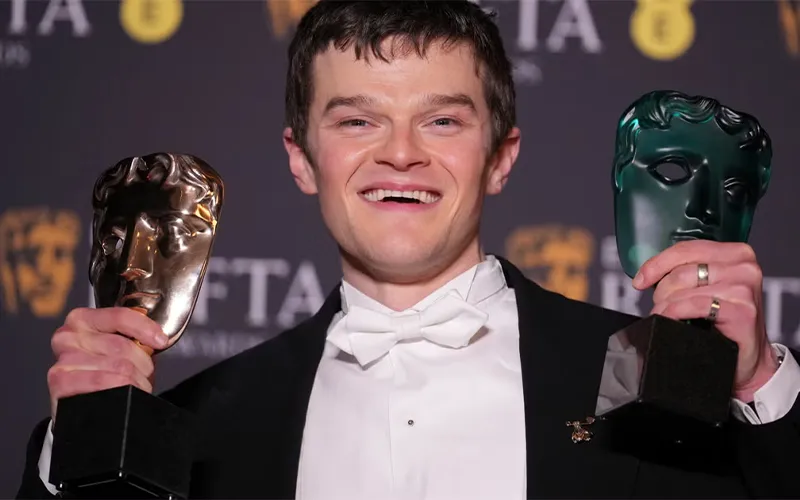 I Swear Gây Chấn Động