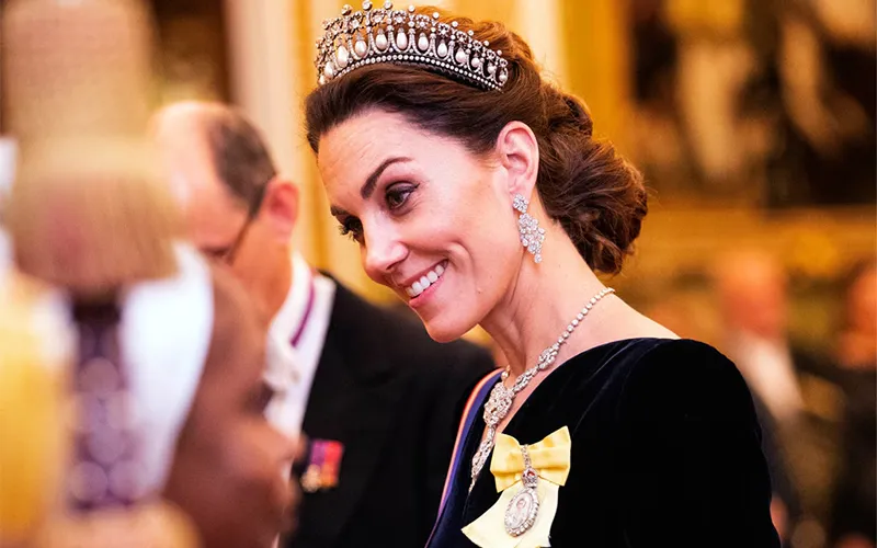 Vương Miện Lover's Knot