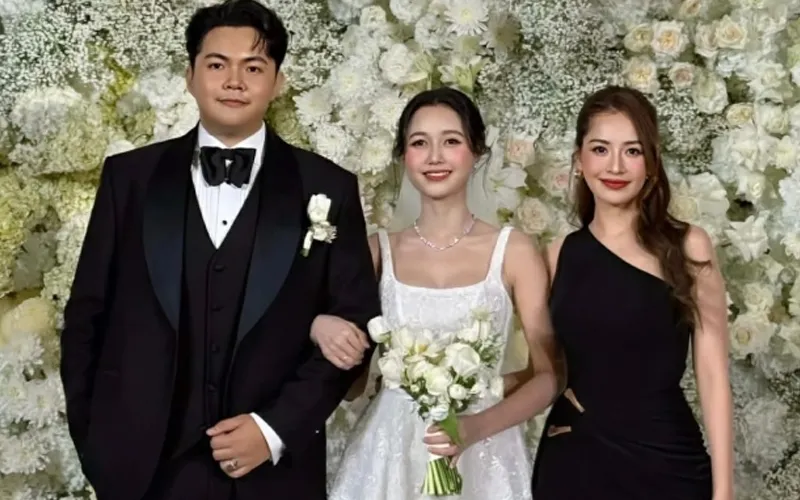 Chi Pu Tỏa Sáng Với Đầm Đen Sang Trọng