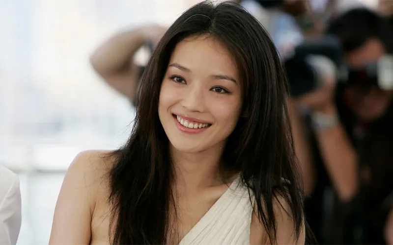 Thành Tựu Nghệ Thuật và Hành Trình Thời Trang