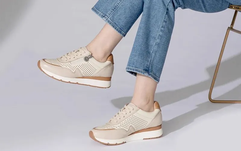 Sneaker: Vật Bất Ly Thân Cho Mùa Hè