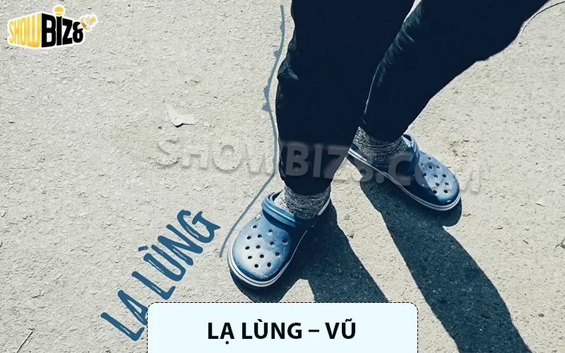 Lạ Lùng