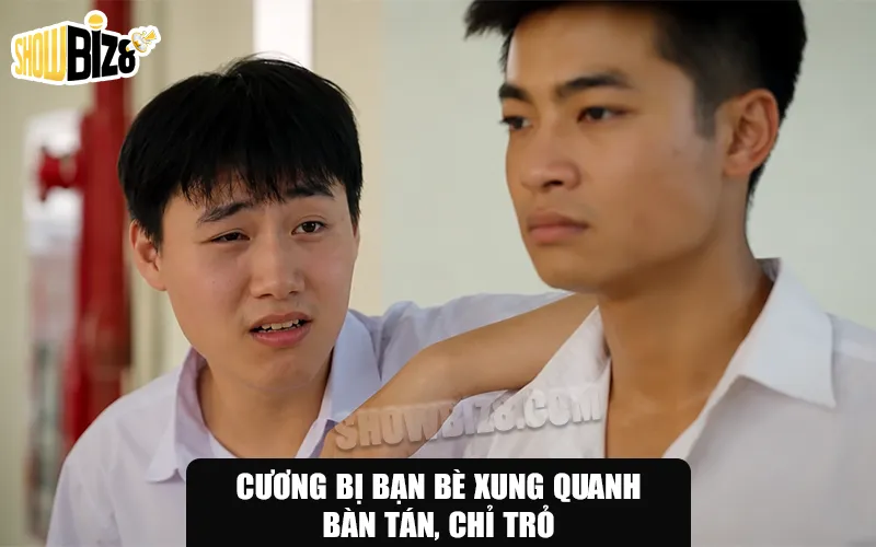 Cương bị bạn bè xung quanh chế giễu